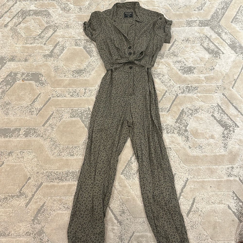 Abercrombie and Fitch Green Leopard Jumper Romper size XSP